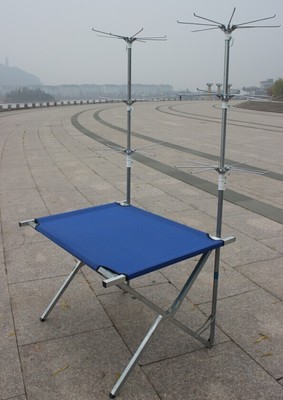 臨海市金蘋(píng)果塑鋼制品廠新品解析 多功能折疊飾品展示架，賦能夜市地?cái)偨?jīng)濟(jì)